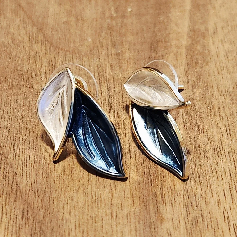 Womens Navy Blue and Cream‎ Enamel Double Leaf Gold Tone Post Stud Earrings 1